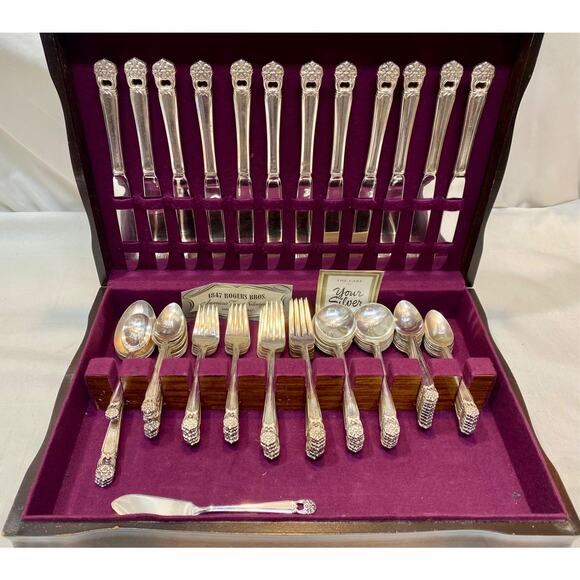 1847 Rogers Bros Silver Plate ETERNALLY YOURS Silverware Set 82 Pieces w Case - Picture 1 of 14